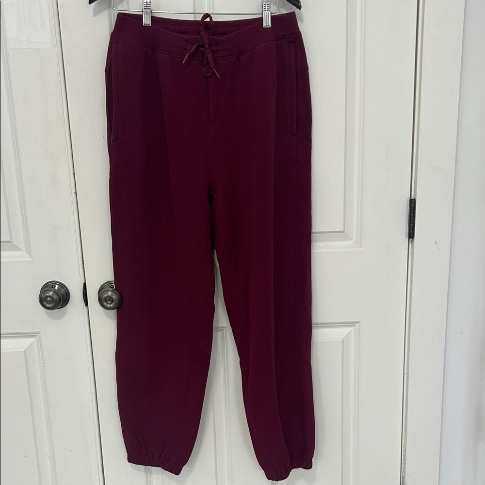 Lululemon Athletica Maroon Fleece Joggers sweatpants size medium zip pockets